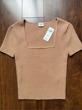🆕 Abercrombie & Fitch Square Neck Short Sleeve Ribbed Tan Crop Top / NWT /  XS